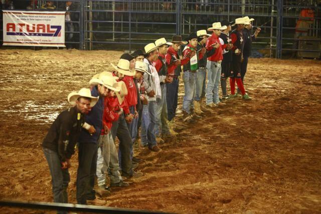 Os Cow-boys e a Mina – Só Jogo