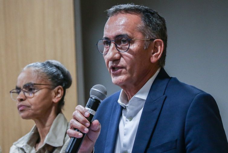 José Cruz/Agência Brasil Brasília (DF), 13/10/2023, A ministra do Meio Ambiente, Marina Silva, o ministro do Desenvolvimento Regional do Brasil,
Valdez Gois, durante entrevista coletiva sobre seca e incêndios no Amazonas. Foto: José Cruz/Agência Brasil