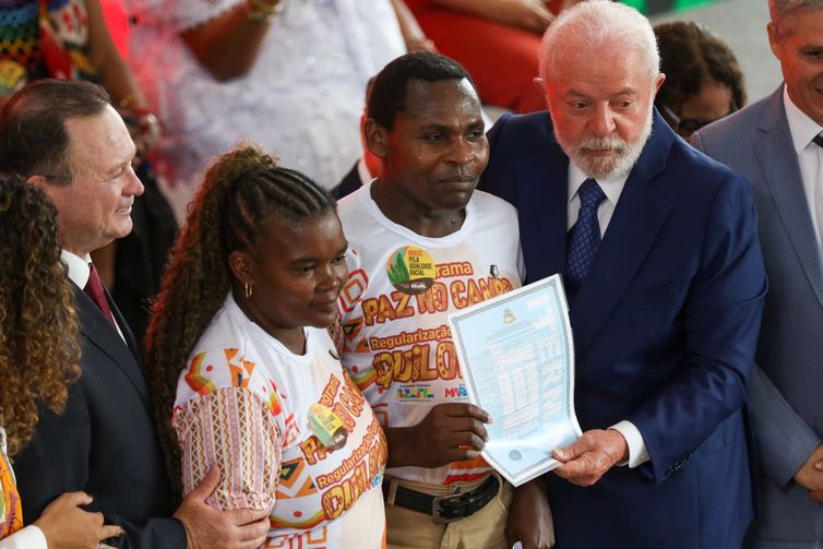 Fabio Rodrigues-Pozzebom/ Agência Brasil Brasília, DF 20/11/2023O presidente Luiz Inácio Lula da Silva participa da celebração do Dia da Consciência Negra. Na ocasião, foi lançado pelo governo o segundo pacote da igualdade racial. A ministra da Igualdade Racial, Anielle Franco, fez o anúncio das medidas Foto: Fabio Rodrigues-Pozzebom/ Agência Brasil