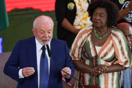Fabio Rodrigues-Pozzebom/ Agência Brasil Brasília, DF 20/11/2023 O presidente Luiz Inácio Lula da Silva, acompanhado da deputada Benedita da Silva, participa da celebração do Dia da Consciência Negra. Na ocasião, foi lançado pelo governo o segundo pacote da igualdade racial. A ministra da Igualdade Racial, Anielle Franco, fez o anúncio das medidas Foto: Fabio Rodrigues-Pozzebom/ Agência Brasil