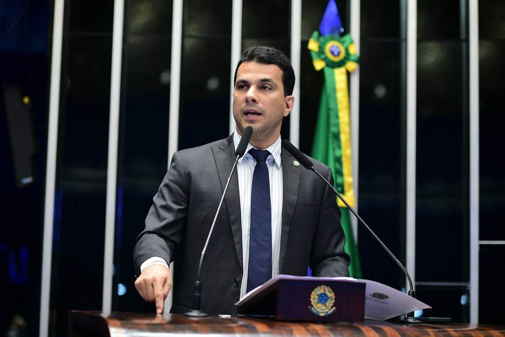 O relator do projeto, senador Irajá (PSD-TO), afirma que o projeto regulamenta uma atividade já executada de maneira ilegal. — Foto: Pedro França/Agência Senado